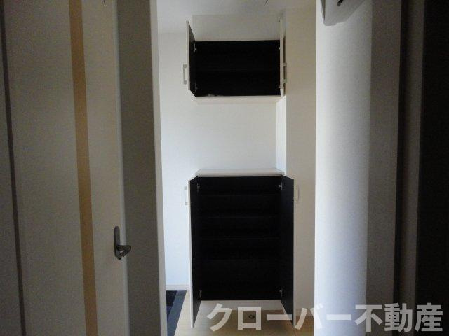 Ｍａｓａｋｏの内装|シューズボックスの中