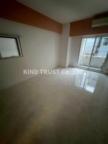 セレブコート梅田の居間・リビング|使いやすい居間です