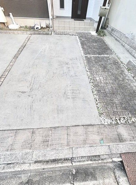 大松町戸建の駐車場