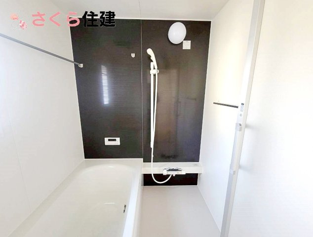 クレイドルガーデン鹿沼市東町　第5　1号棟の内観：施工例|同社施工物件の写真です。浴室暖房乾燥機は冬は暖かく、雨の時期には洗濯乾燥に大活躍です◎