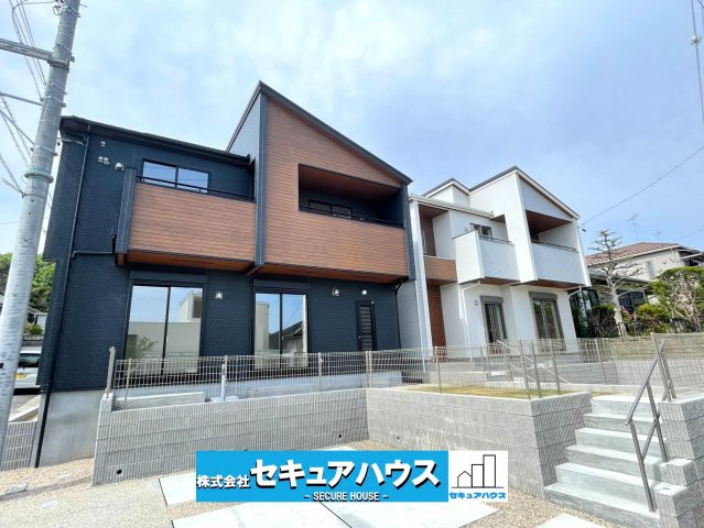 【本日ご案内可能】豊明市二村台7丁目　全2棟の外観|【外観写真　1号棟】
◆完成！本日ご案内可能♪365日営業中！
◆駐車並列2台可能！オプション工事でカーポート設置などいかがでしょうか。その他にも、フェンスなどの「オプション工事」もご提案いたします♪