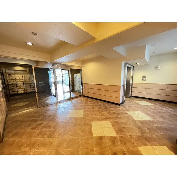 E.POPULARのロビー|綺麗なロビーです♪