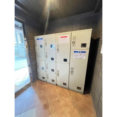 E.POPULARのその他共用部分|宅配BOX付きで不在時の荷物の受け取りに便利です☆