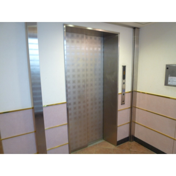 E.POPULARのその他共用部分|エレベータもあります★