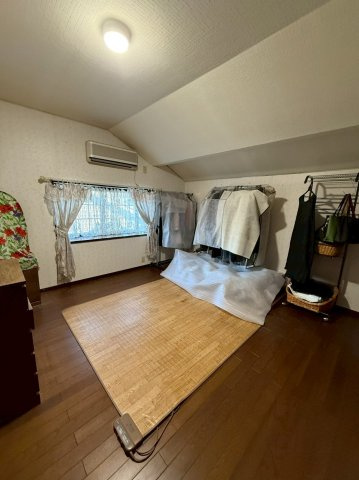 下鴨南茶ノ木町　戸建の洋室