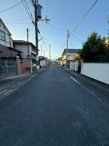 下鴨南茶ノ木町　戸建の前面道路含む現地写真