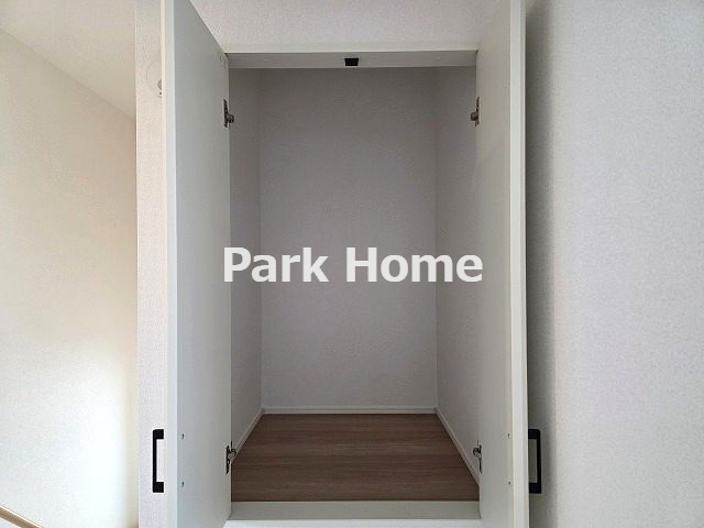 高知市瀬戸東町3丁目 -6期3棟3-新築戸建ての収納|２F:ホール内収納