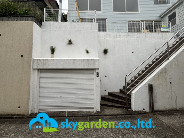 二宮町二宮　中古戸建の駐車場