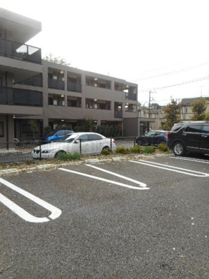 【駐車場】 | ラヴィアンローズＢ | 駐車場