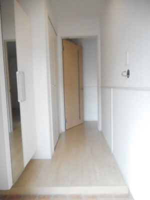 【玄関】 | ラヴィアンローズＢ | 玄関