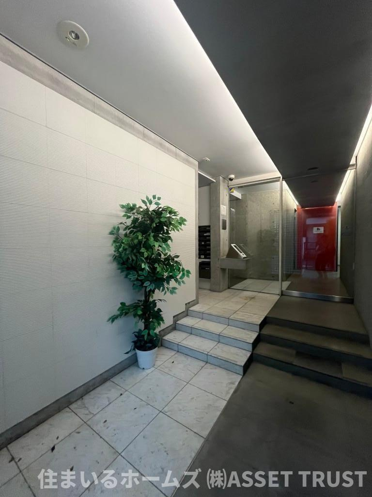 ザ・ランド代官山青葉台のエントランス