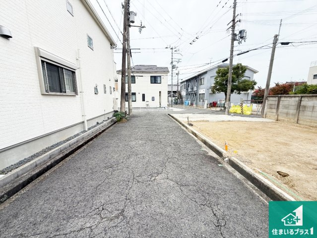 岸和田市加守町　第2期　新築一戸建ての前面道路含む現地写真|周辺は落ち着いた街並みの住宅地！子育てがしやすい住環境です！まだ未完成ですが、現地でしかわからない事もございます。是非一度ご覧ください。