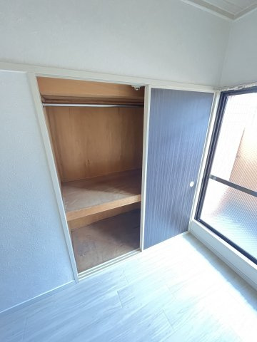 大阪市都島区都島中通１丁目の賃貸マンションの収納