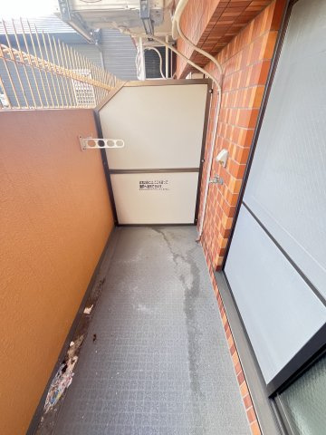 大阪市都島区都島中通１丁目の賃貸マンションのバルコニー