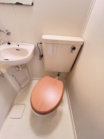 大阪市都島区都島中通１丁目の賃貸マンションのトイレ