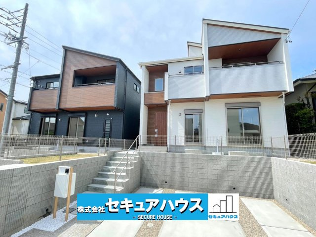 【今からご案内可能】豊明市二村台7丁目　全2棟の外観|【現地外観写真】
◆完成！本日ご案内可能♪365日営業中！！
◆駐車並列2台可能！オプション工事でカーポート設置などいかがでしょうか。その他にも、フェンスなどの「オプション工事」もご提案いたします♪　