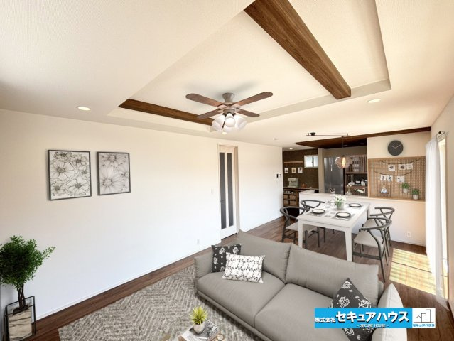 【今からご案内可能】豊明市二村台7丁目　全2棟の居間・リビング|【LDK17帖】　　　　　
◆南向きのリビングは陽当たり良好です。
◆リビングに続く和室の扉を開けると開放感が増します♪
◆続き和室は寝転がるスペースやお子様の遊び場として利用できます。収納付きです♪