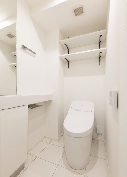 ReveResidence学芸大学　ペット相談　角部屋　最上階　礼金0のトイレ