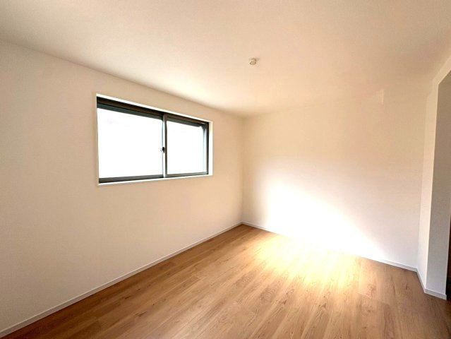 ◆２階リビング広々１８帖◆２沿線以上利用可能◆ＷＩＣ付き◆周辺環境充実◆山科区御陵荒巻町の洋室|洋室