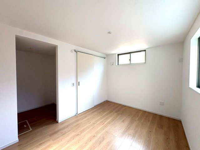 ◆２階リビング広々１８帖◆２沿線以上利用可能◆ＷＩＣ付き◆周辺環境充実◆山科区御陵荒巻町の洋室|洋室