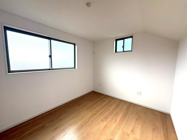 ◆２階リビング広々１８帖◆２沿線以上利用可能◆ＷＩＣ付き◆周辺環境充実◆山科区御陵荒巻町の洋室|洋室