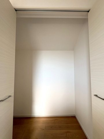 ◆２階リビング広々１８帖◆２沿線以上利用可能◆ＷＩＣ付き◆周辺環境充実◆山科区御陵荒巻町の収納|クローゼット