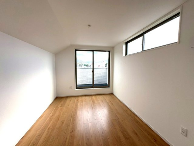 ◆２階リビング広々１８帖◆２沿線以上利用可能◆ＷＩＣ付き◆周辺環境充実◆山科区御陵荒巻町の洋室|洋室