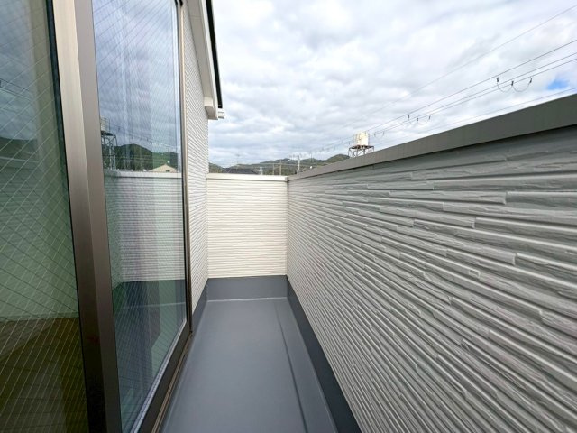 ◆２階リビング広々１８帖◆２沿線以上利用可能◆ＷＩＣ付き◆周辺環境充実◆山科区御陵荒巻町のバルコニー|バルコニー