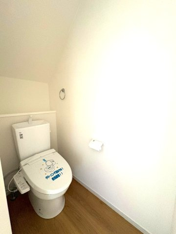 ◆２階リビング広々１８帖◆２沿線以上利用可能◆ＷＩＣ付き◆周辺環境充実◆山科区御陵荒巻町のトイレ|１Fトイレ