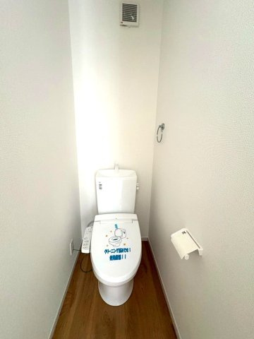 ◆２階リビング広々１８帖◆２沿線以上利用可能◆ＷＩＣ付き◆周辺環境充実◆山科区御陵荒巻町のトイレ|２Fトイレ