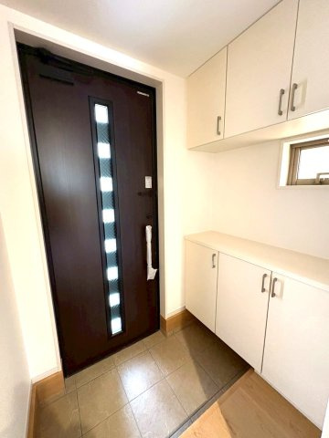 ◆２階リビング広々１８帖◆２沿線以上利用可能◆ＷＩＣ付き◆周辺環境充実◆山科区御陵荒巻町の玄関|玄関