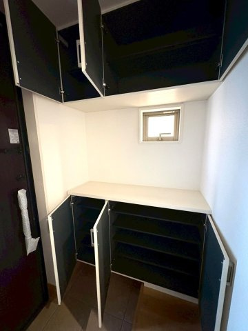 ◆２階リビング広々１８帖◆２沿線以上利用可能◆ＷＩＣ付き◆周辺環境充実◆山科区御陵荒巻町の収納|シューズボックス