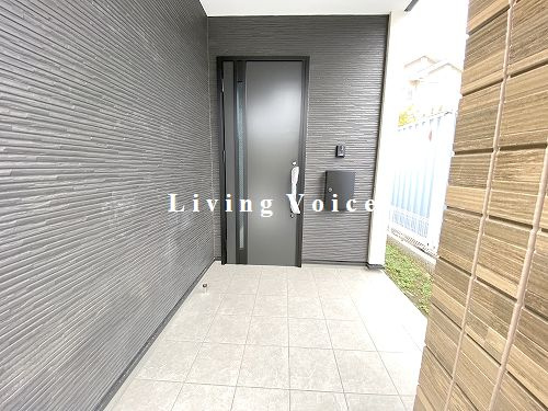 【玄関】 | 【仲介手数料０円】茅ヶ崎市柳島2期　新築一戸建て　2号棟　全2棟 | 【仲介手数料０円】茅ヶ崎市柳島2期　新築一戸建て　全2棟