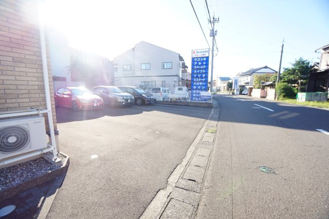 レ・ジーナⅡの駐車場