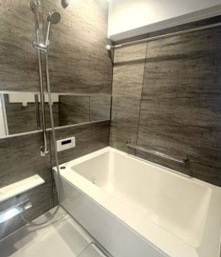 マンションニュー目黒の浴室|落ち着いた空間のお風呂です