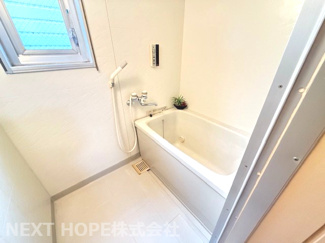 【浴室】 | 中山五月台住宅８号棟 | 浴室です♪窓も有り、換気も十分に行えますね！