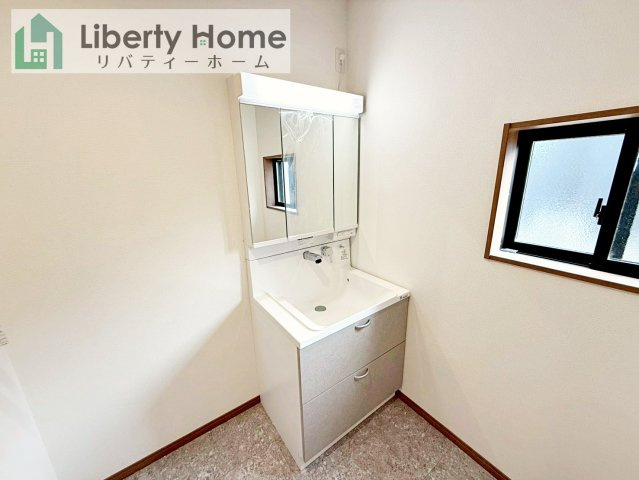 土浦市真鍋第1期　新築戸建　2号棟の独立洗面台