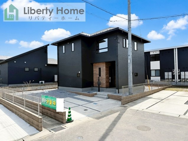 土浦市真鍋第1期　新築戸建　2号棟の外観|ご予約をいただければ、『平日の空いた時間』『周辺物件まとめて見たい』『1件だけ見たい』ももちろん可能です♪
お気軽にお問合せください♪