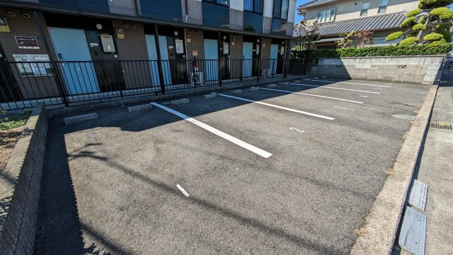 【駐車場】