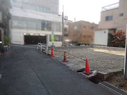 呉市本通3丁目　新築一戸建ての前面道路含む現地写真