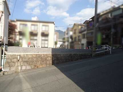 呉市本通3丁目　新築一戸建ての前面道路含む現地写真