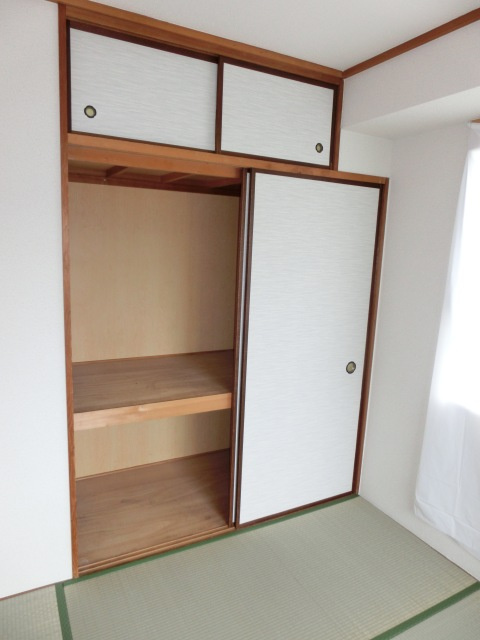 メゾンノール加島の収納