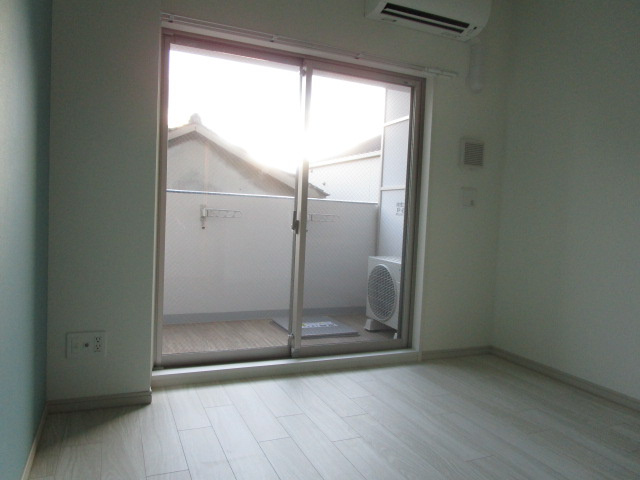 大阪市淀川区加島３丁目の賃貸マンションの居間・リビング