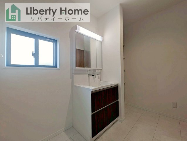 土浦市西根南第1期　新築戸建　2号棟の独立洗面台