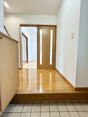 高知市百石町４丁目　中古戸建の玄関