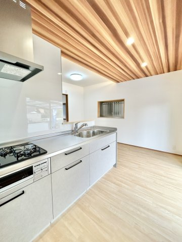 高知市百石町４丁目　中古戸建のキッチン