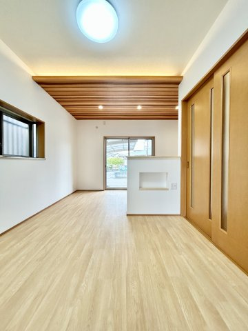 高知市百石町４丁目　中古戸建の居間・リビング