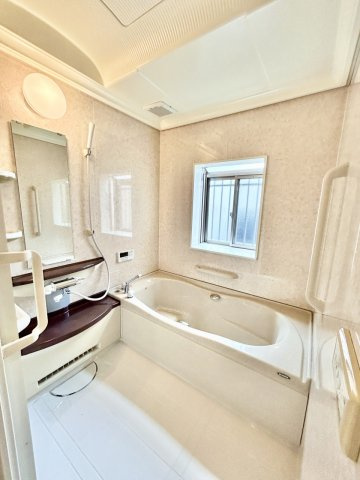 高知市百石町４丁目　中古戸建の浴室