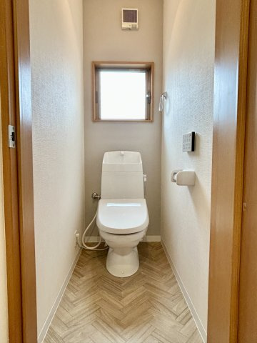 高知市百石町４丁目　中古戸建のトイレ