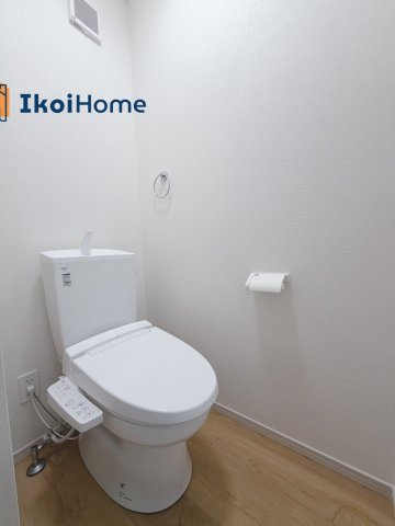 明石市西新町3丁目　全1棟　新築戸建のトイレ|【ホームページに現地動画掲載中】●年中無休：当日予約可●1階・2階ウォッシュレット付のお手洗い。